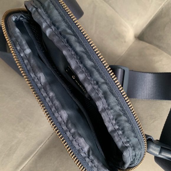 NWOT Lululemon Everywhere Belt Bag Ink Blue OG Original - Picture 8 of 13